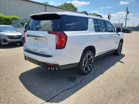 Used 2022 GMC Yukon XL Denali AWD/4WD image 4