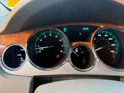 Used 2009 Buick Enclave CXL w/ Entertainment Package #4 image 28