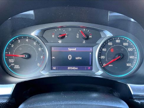 Used 2023 Chevrolet Traverse LT image 8