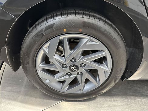 Used 2024 Hyundai Elantra SEL FWD image 11
