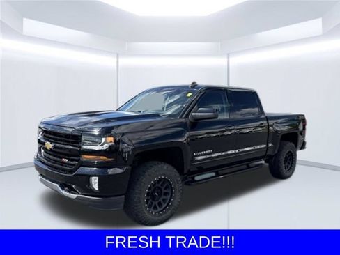 Used 2017 Chevrolet Silverado 1500 LT w/ All Star Edition AWD/4WD image 2