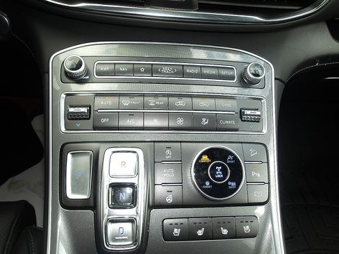 Used 2023 Hyundai Santa Fe Calligraphy image 21