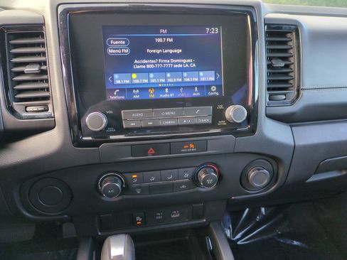 Used 2023 Nissan Frontier SV w/ Midnight Edition Package image 17