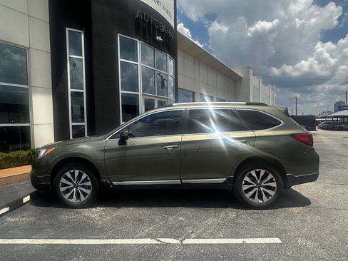 Used 2017 Subaru Outback 3.6R Touring w/ Popular Package #5A AWD/4WD image 4