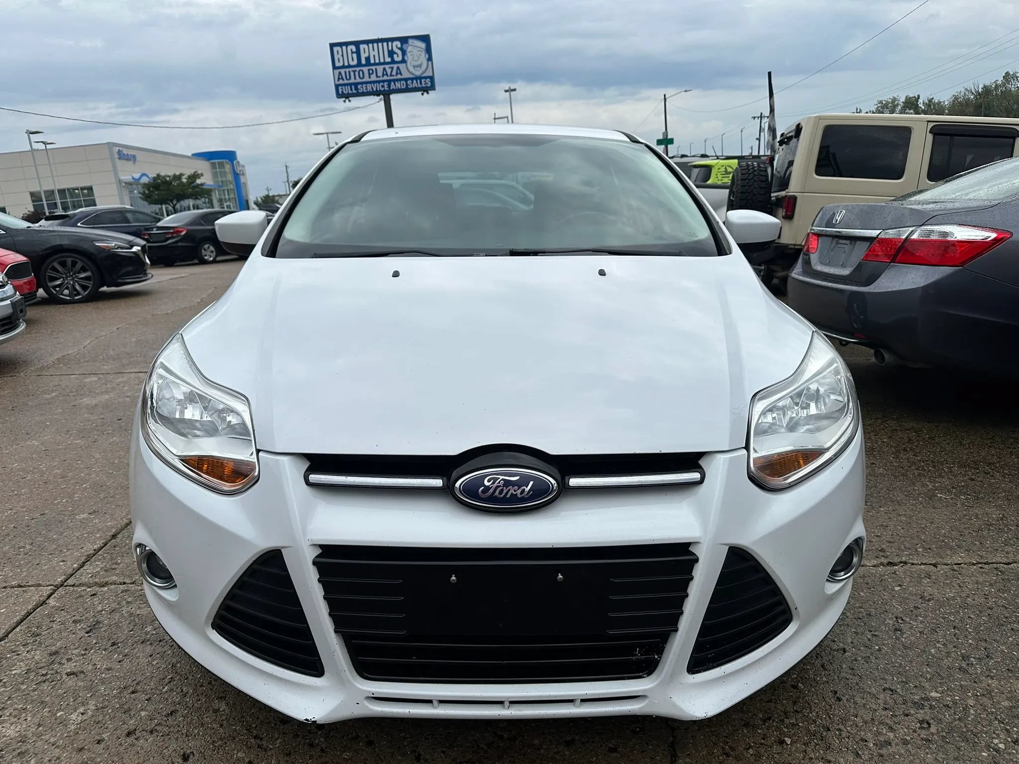Used 2012 Ford Focus SE FWD image 2