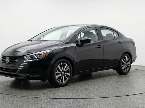 Used 2025 Nissan Versa SV FWD image 3