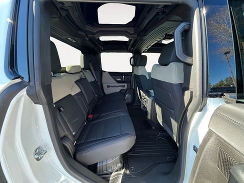 New 2026 GMC Hummer EV 4x4 Crew Cab w/ LPO, Dark Essentials Package image 11