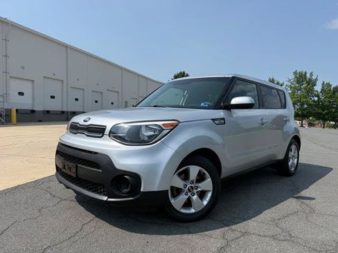 Used 2019 Kia Soul FWD image 1