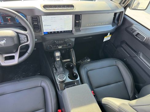 New 2026 Ford Bronco Badlands AWD/4WD image 13