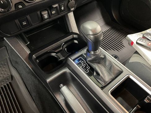 Used 2023 Toyota Tacoma TRD Sport AWD/4WD image 31