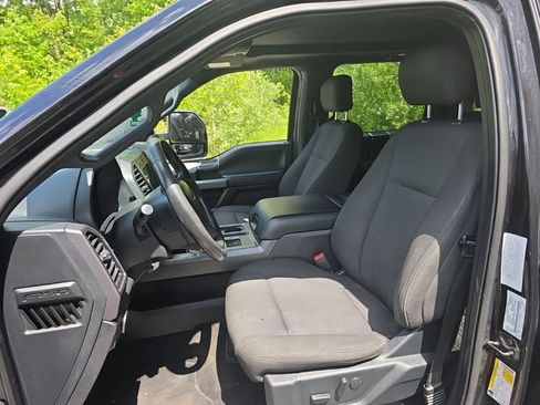 Used 2019 Ford F150 XLT w/ Equipment Group 302A Luxury AWD/4WD image 4