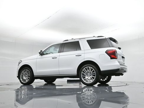 Used 2024 Ford Expedition Limited image 61