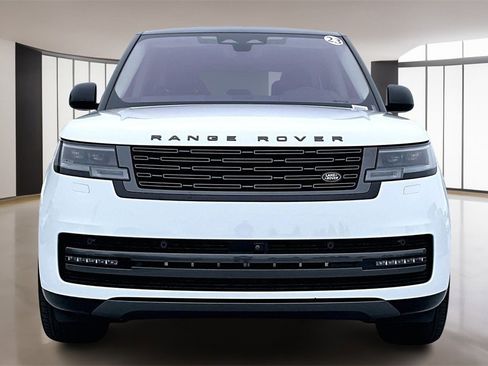 Used 2023 Land Rover Range Rover SE image 2