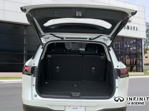 New 2026 INFINITI QX60 Luxe w/ Family Package image 30