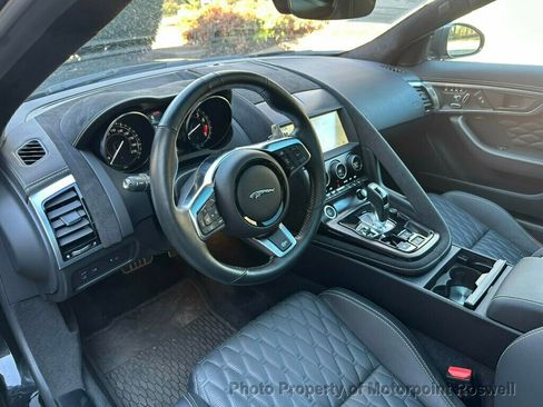 Used 2019 Jaguar F-TYPE SVR image 17