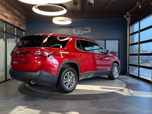 Used 2023 Chevrolet Traverse LT AWD/4WD image 3