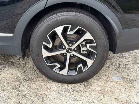 Used 2025 Kia Sportage EX FWD image 23