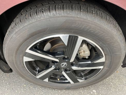 Used 2025 Nissan Sentra SV image 28