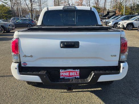 Used 2017 Toyota Tacoma Limited image 15