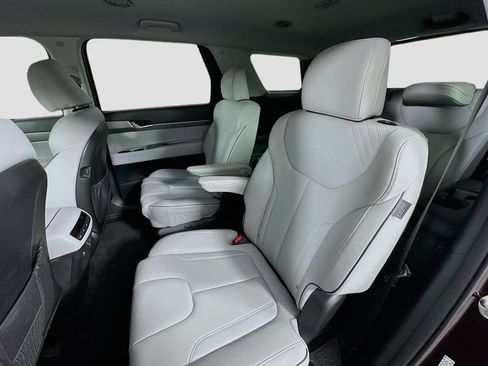 Used 2024 Hyundai Palisade SEL FWD image 25