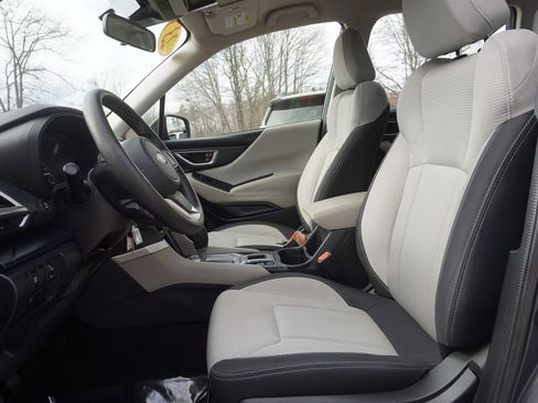 Used 2023 Subaru Forester Base image 12