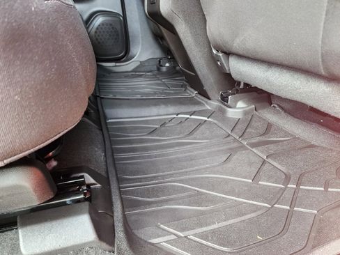 Used 2025 Chevrolet Blazer LT w/ Convenience Package image 16