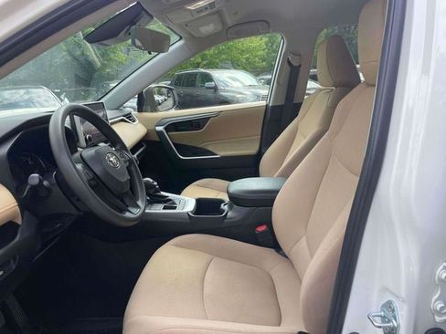 Certified 2023 Toyota RAV4 LE AWD/4WD image 17