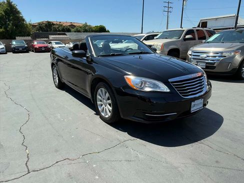Used 2012 Chrysler 200 Touring FWD image 8