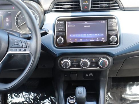 Used 2025 Nissan Versa SV FWD image 15
