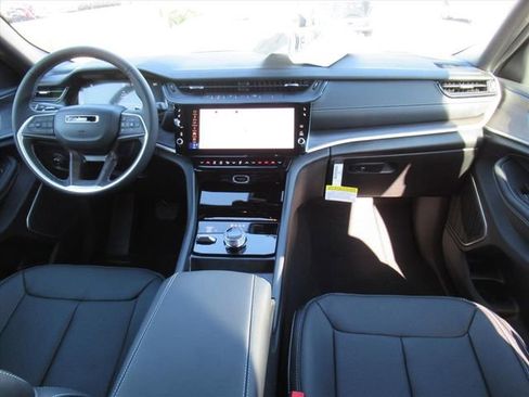New 2026 Jeep Grand Cherokee Limited AWD/4WD image 12