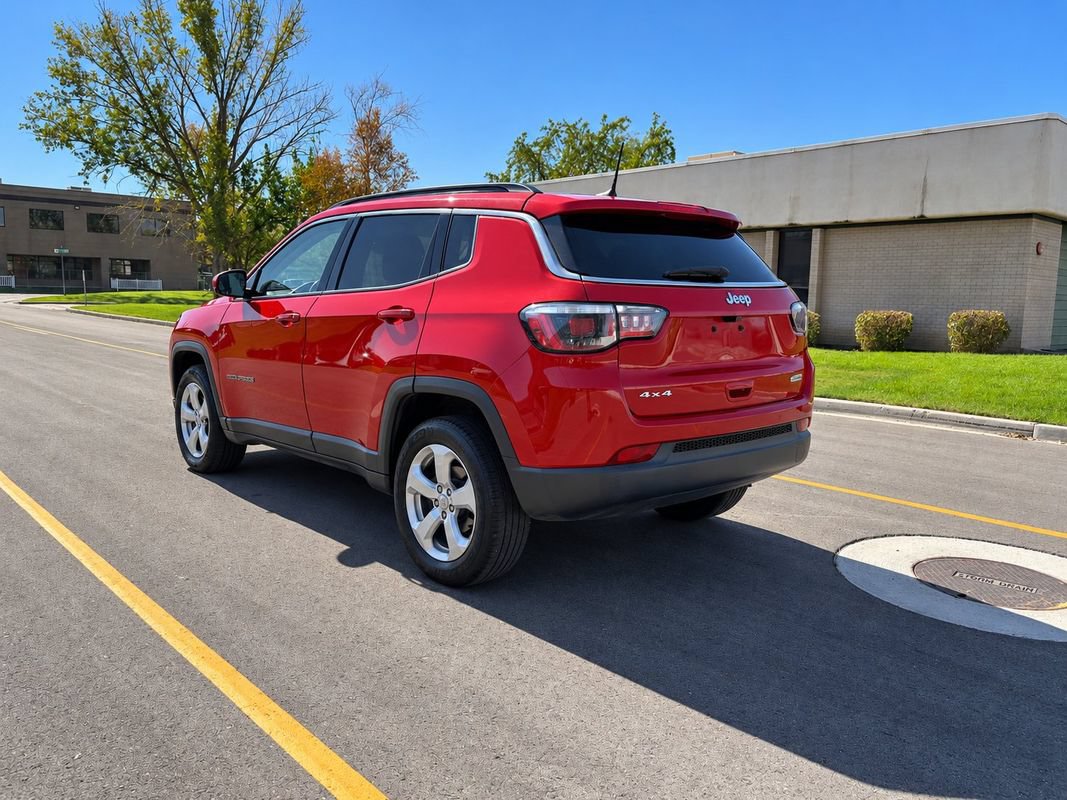 Used 2018 Jeep Compass Latitude w/ Popular Equipment Group AWD/4WD image 3