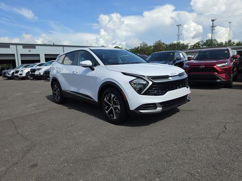 Certified 2023 Kia Sportage EX FWD image 2