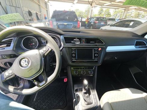 Used 2020 Volkswagen Tiguan S FWD image 14