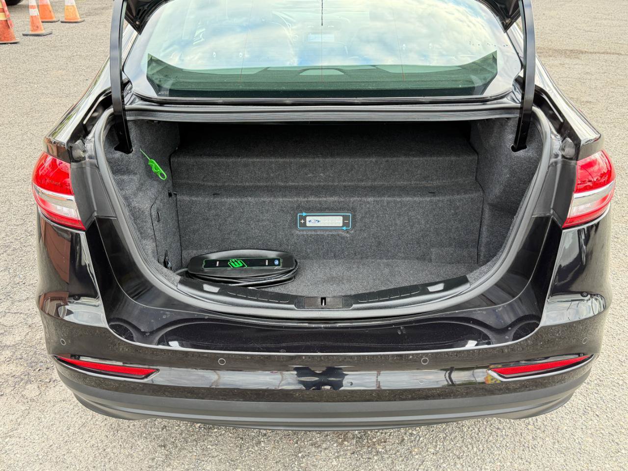 Used 2019 Ford Fusion Energi Titanium FWD image 33