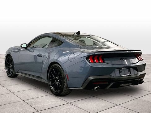 Used 2025 Ford Mustang Coupe RWD image 10