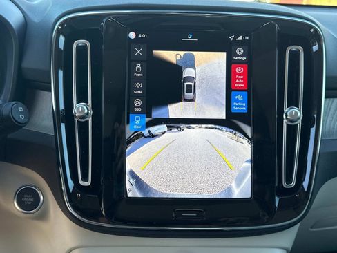 New 2026 Volvo XC40 B5 Ultra w/ Climate Package image 23