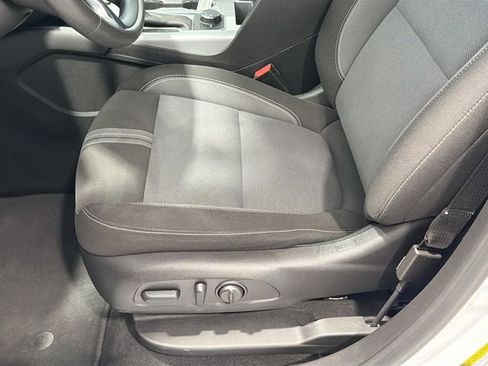 Used 2024 Chevrolet Blazer LT w/ Convenience Package FWD image 17