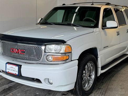 Used 2004 GMC Yukon XL Denali image 4