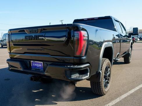 Used 2024 GMC Sierra 2500 AT4 w/ AT4 Preferred Package image 6
