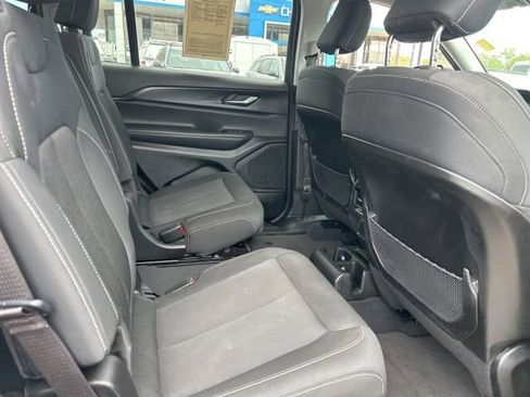 Used 2023 Jeep Grand Cherokee L Laredo image 30