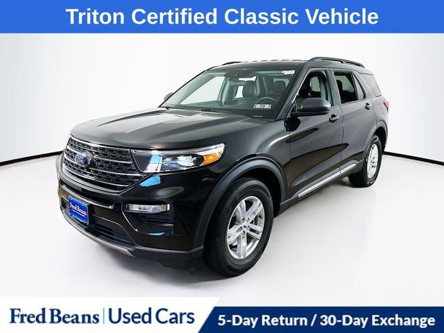 Used 2023 Ford Explorer XLT w/ Equipment Group 202A AWD/4WD image 3