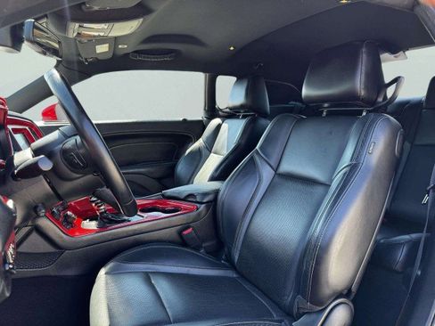 Used 2019 Dodge Challenger SXT w/ Plus Package image 18