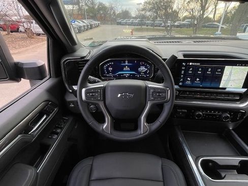 Used 2025 Chevrolet Silverado 2500 LTZ w/ Trail Boss Package AWD/4WD image 8