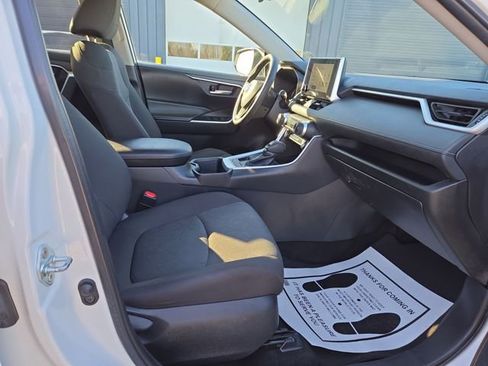 Used 2023 Toyota RAV4 XLE image 38