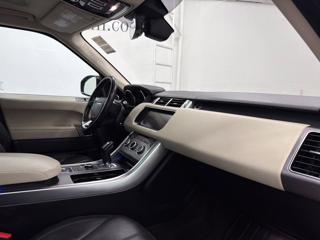 Used 2017 Land Rover Range Rover Sport HSE AWD/4WD image 34