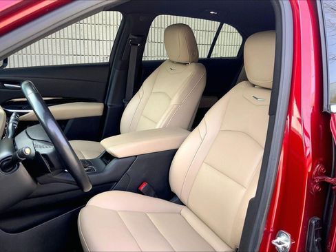 Certified 2024 Cadillac XT4 Luxury w/ Cold Weather Package image 22