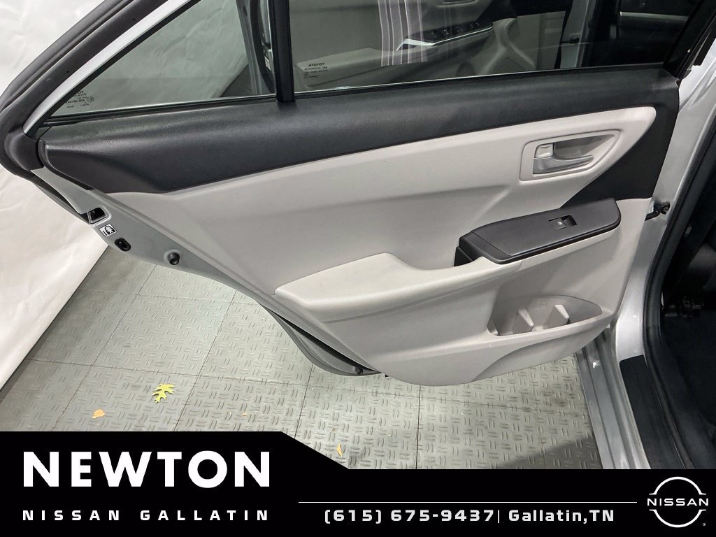 Used 2017 Toyota Camry SE FWD image 33