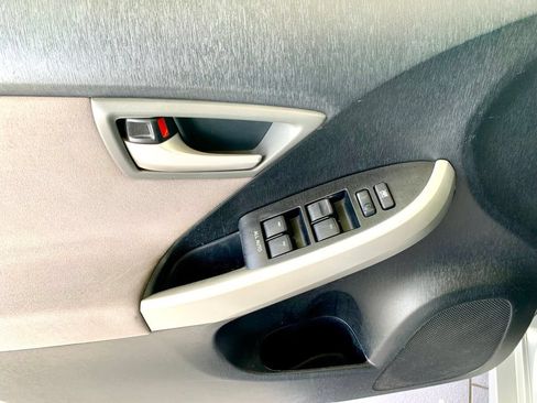 Used 2014 Toyota Prius Two FWD image 12
