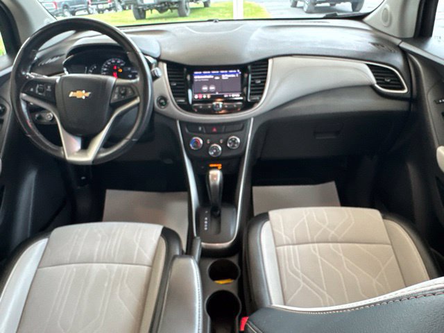 Used 2022 Chevrolet Trax LT w/ LT Convenience Package AWD/4WD image 28