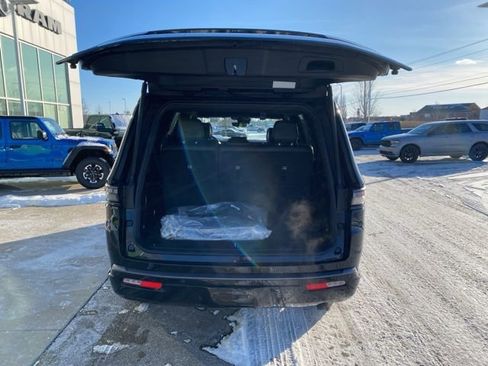 New 2026 Jeep Grand Wagoneer Limited w/ 8-Passenger Seating Package AWD/4WD image 27